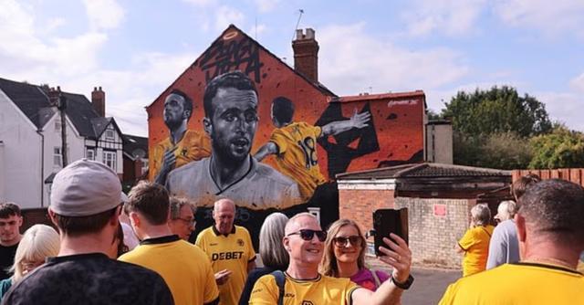 src, 这感人一幕 src, 这感人一幕