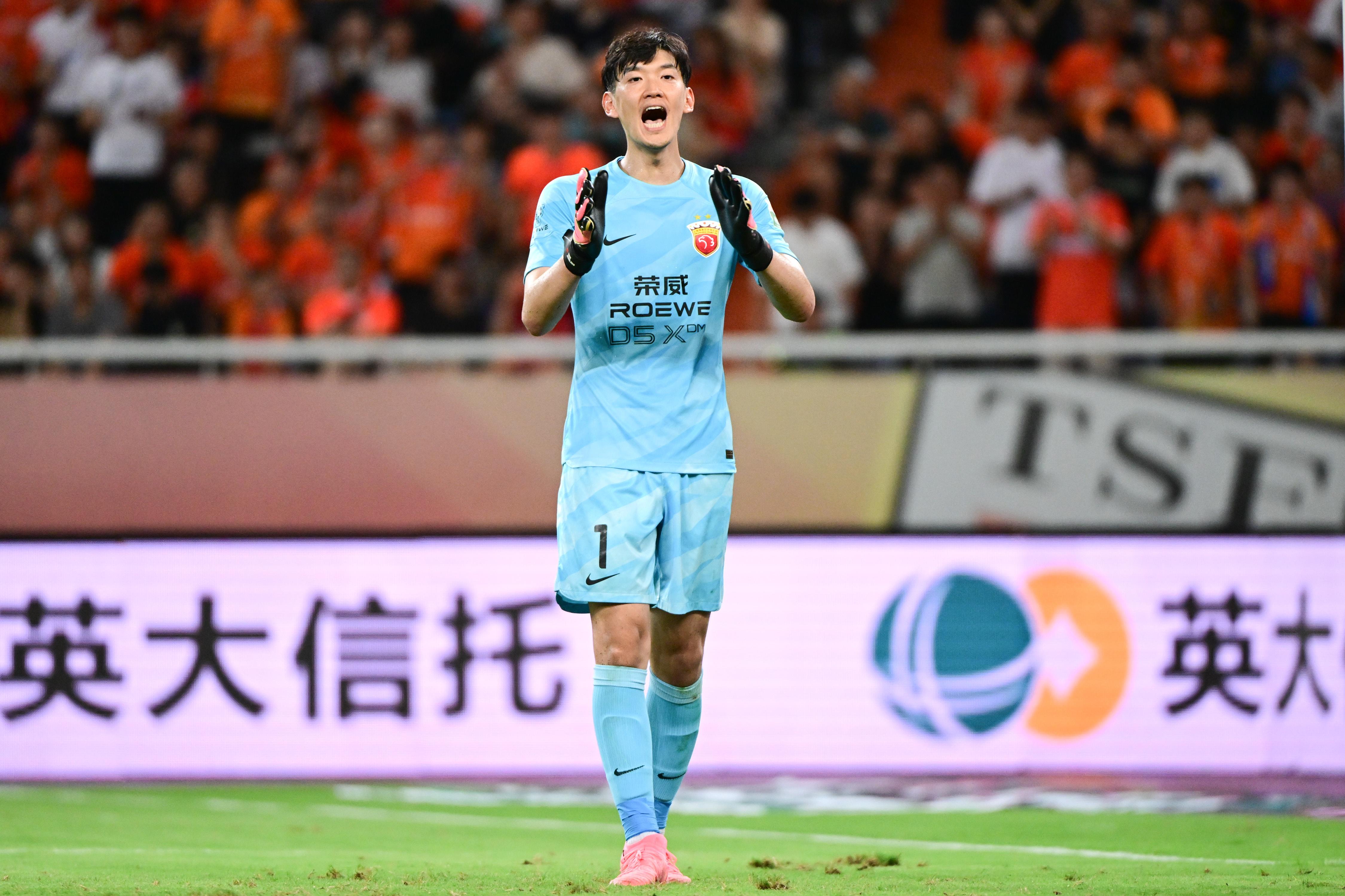 的极限扑救, 路易斯扣过, 下半场如潮 的极限扑救, 路易斯扣过, 下半场如潮