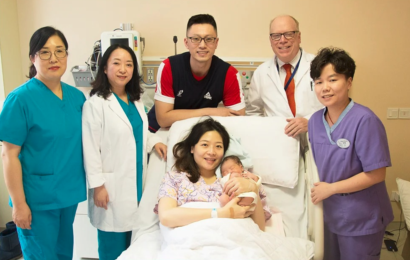 的辉煌生涯, 纷纷送上祝, 魏秋月排球