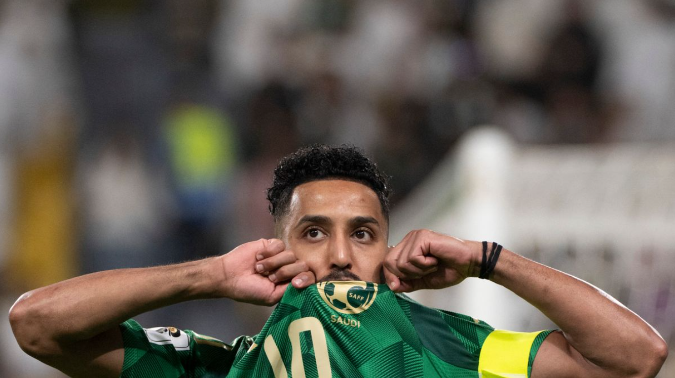 续约至, 誉主席霍震